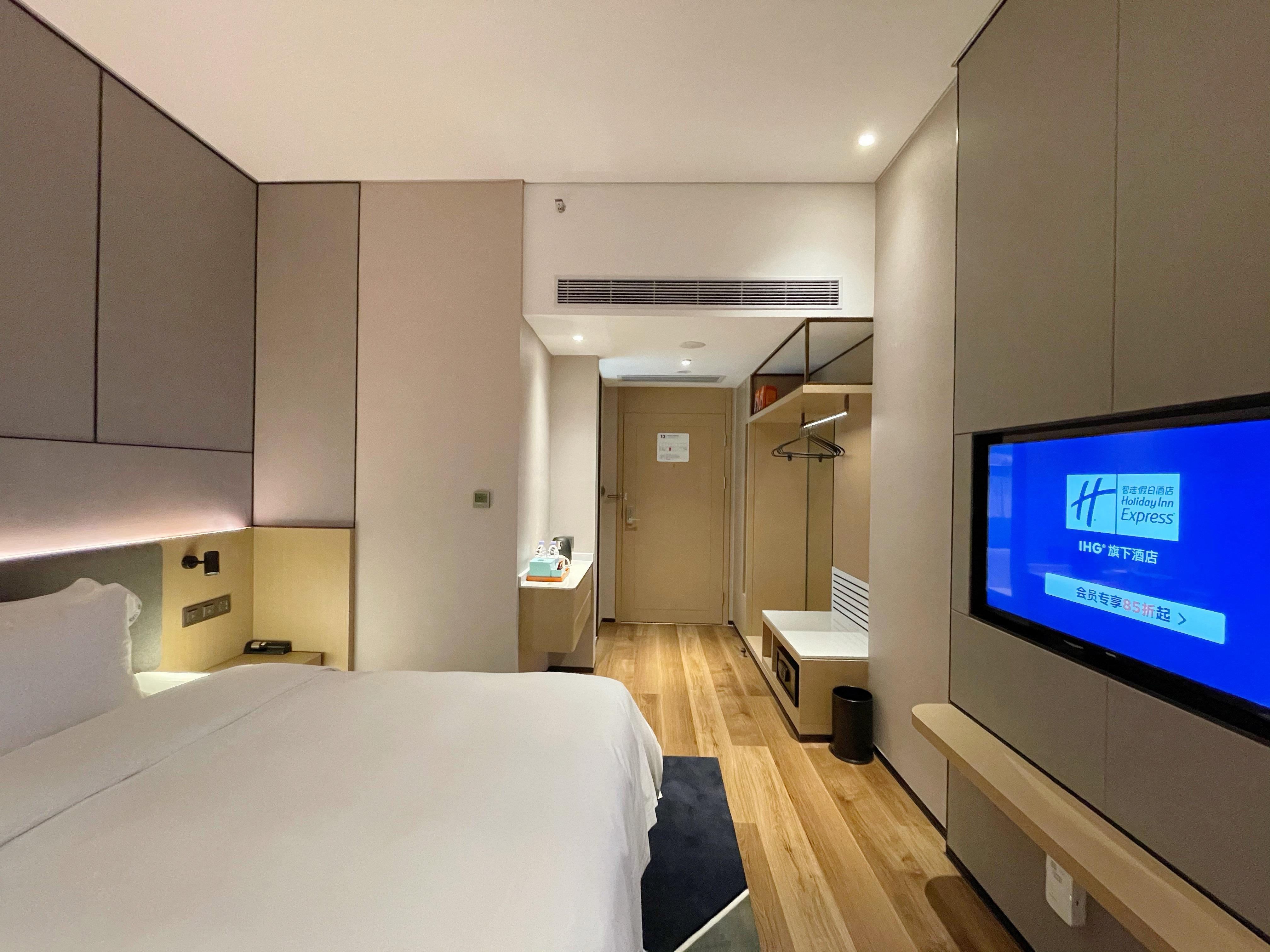 Holiday Inn Express Shenzhen Longhua By Ihg Exterior foto