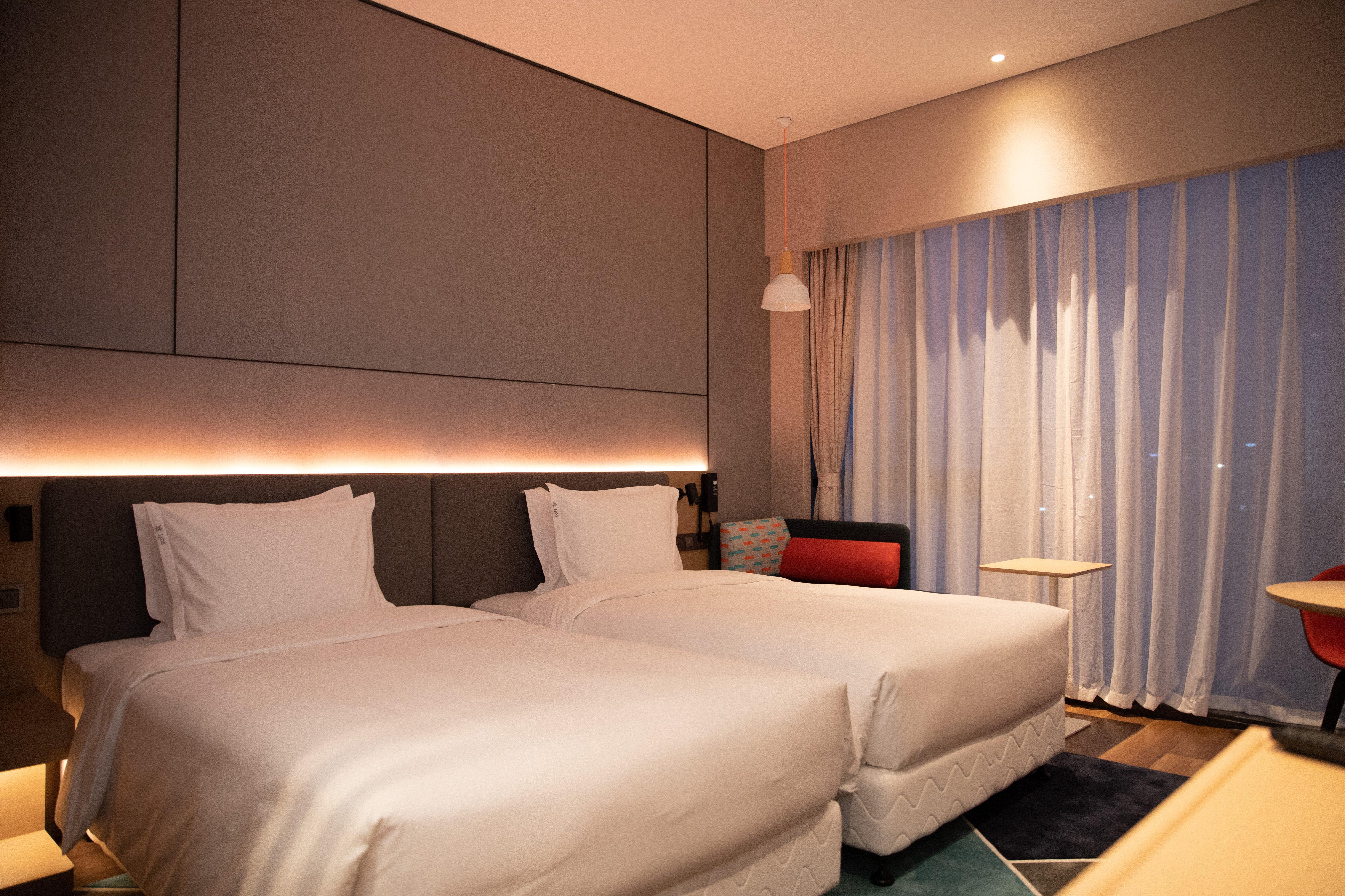 Holiday Inn Express Shenzhen Longhua By Ihg Exterior foto