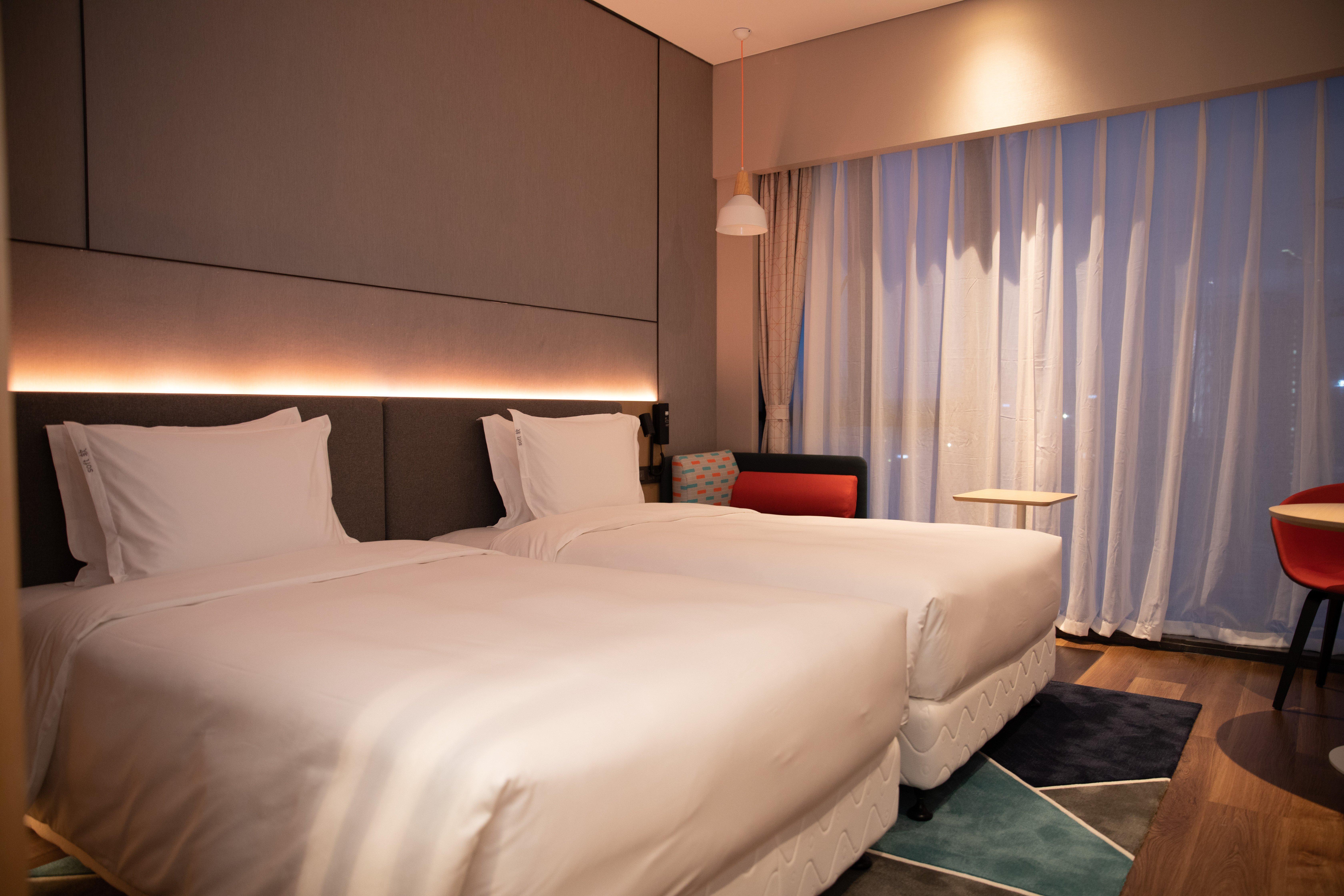 Holiday Inn Express Shenzhen Longhua By Ihg Exterior foto